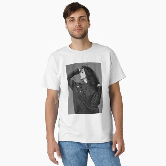 Discover Hailee Steinfeld - Album T-Shirt