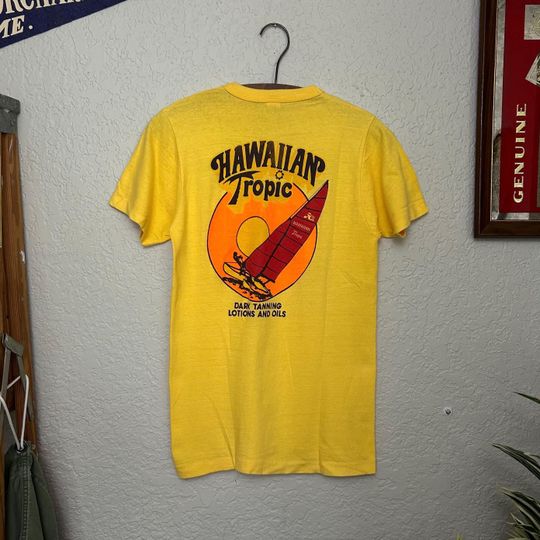 Discover Vintage 70s Hawaiian Tropic T-Shirt