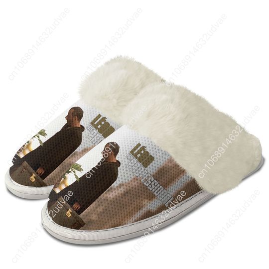 Discover Léon: The Professional Fuzzy Slippers