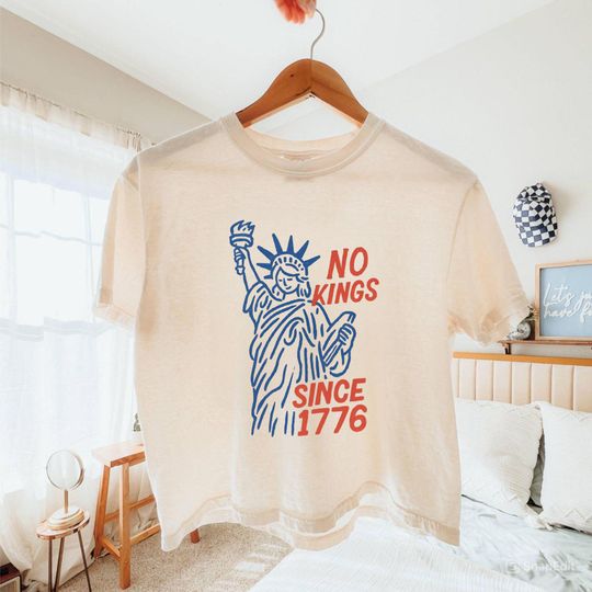 Discover No Kings Since 1776 Crop Top