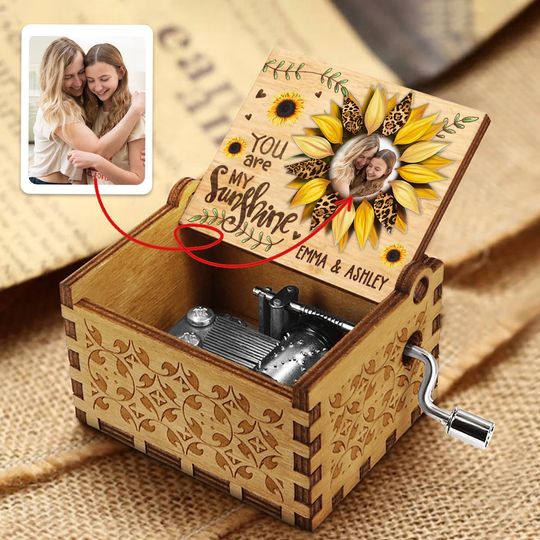 Discover You Are My Sunshine - Personalized Mother Hand Crank Music Box