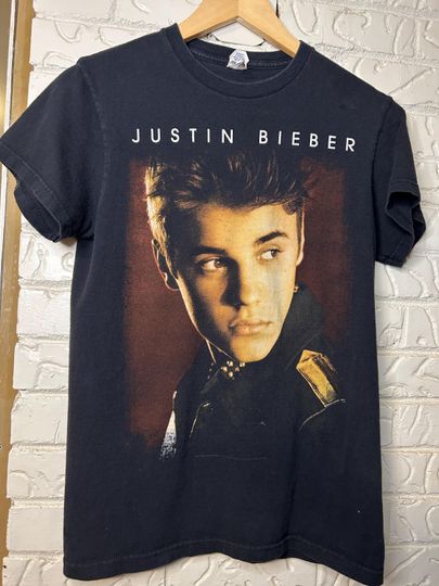 Discover Justin Bieber - Vintage Believe Tour 2012/2013