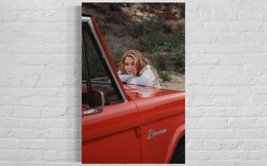 Discover Sydney Sweeney Posing Poster, Wall Decor