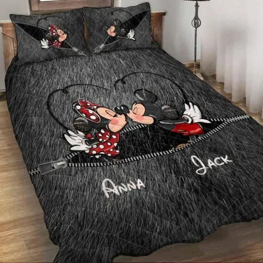 Discover Personalized Mickeyy & Minniee Mouse Kissing Heart Love Zip Pattern Quilt Bed Set