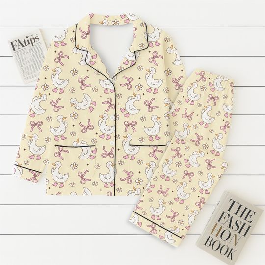 Discover Cute Goose With Pink Bow Pajamas Set,