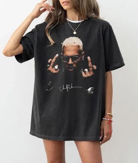 Discover Chris Brown Vintage Middle Finger Vintage T-Shirt, Tour Breezy Bowl Xx Tee