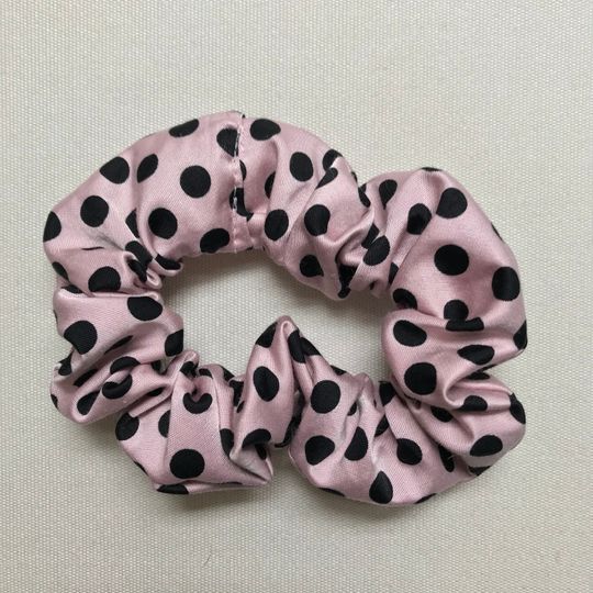 Discover Milly small scrunchie