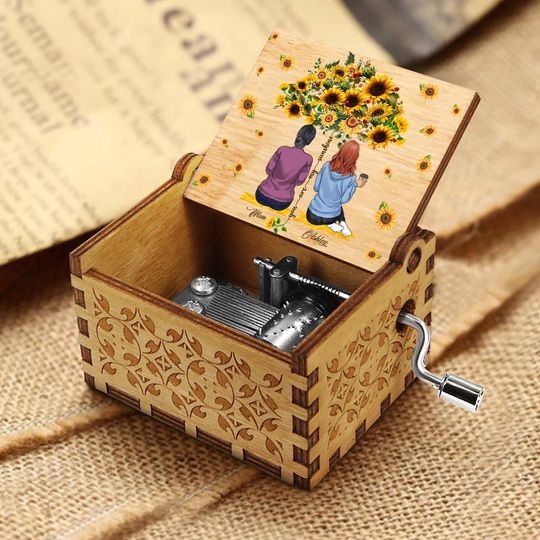 Discover You Are My Sunshine - Personalized Mother Hand Crank Music Box