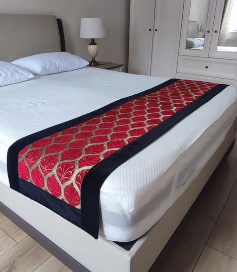 Discover Modern Pattern Red & Black Colors Bed Runner