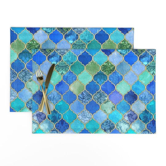 Discover Quatrefoil Placemats