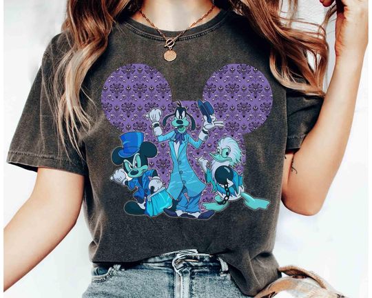 Discover Mickeyy goofyy Donald Cosplay Hitchhiking Ghost Hauntedd Mansionn Shirt