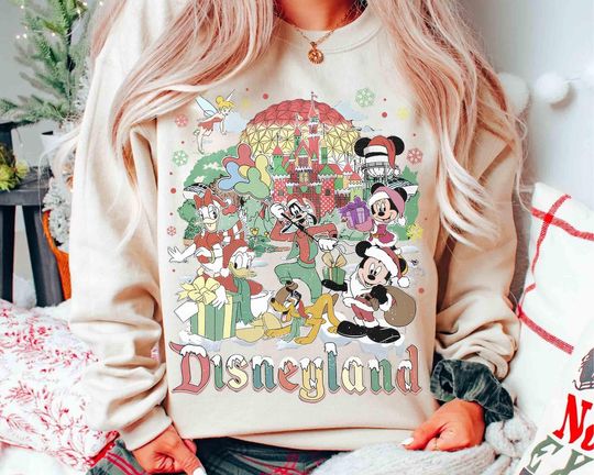 Discover Vintage Mickeyy And Friends Disneyyland Christmas Sweatshirt
