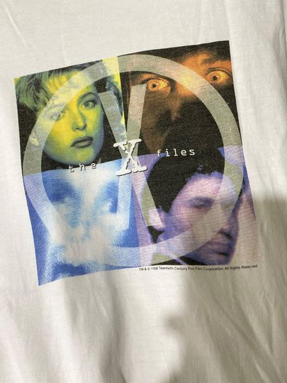 Discover Vintage 1996 The X Files Shirt