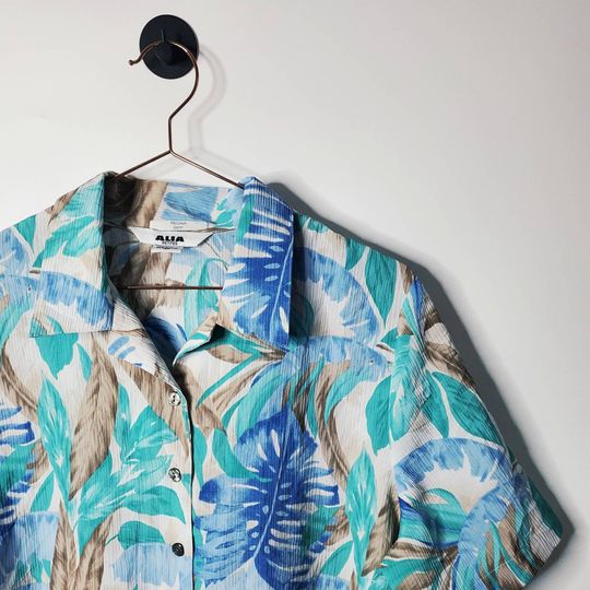 Discover Alia Vintage 80s Blouse Hawaiian Shirt