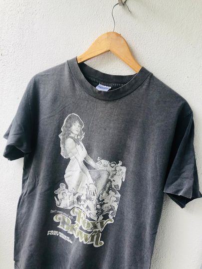Discover Vintage Original 90s Foxy Brown 1974 T-Shirt