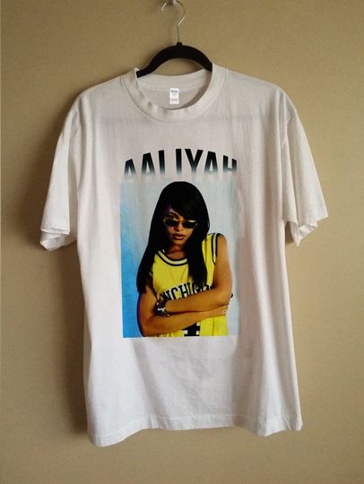 Discover Aaliyah Rnb Rip Yellow Michigan 90S Hip Hop T-Shirt