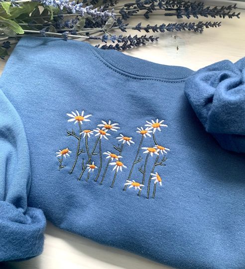 Discover Embroidered Daisy Crewneck Sweatshirt