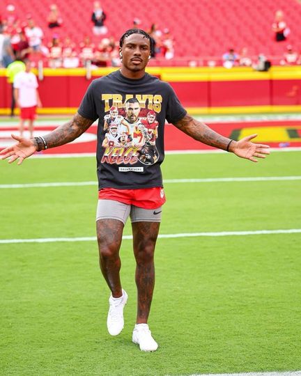 Discover Travis Kelce Vintage Dreamathon T-Shirt