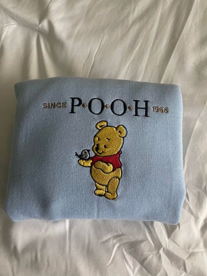 Discover Vintage Winnie Embroidered Sweatshirt