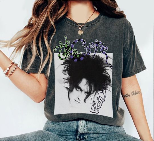 Discover Vintage The Cure T-shirt