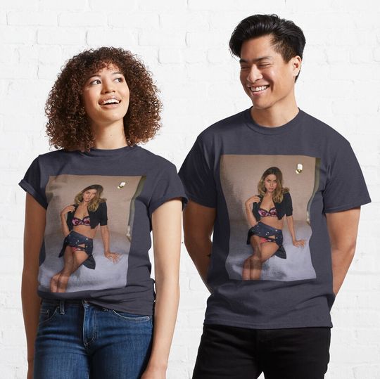 Discover Ana De Armas Jkj600 Classic T-Shirt