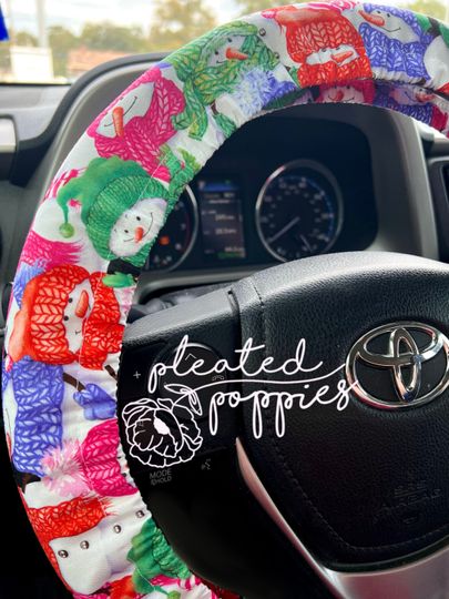 Discover Cute Winter Snowman Steering Wheel Cover