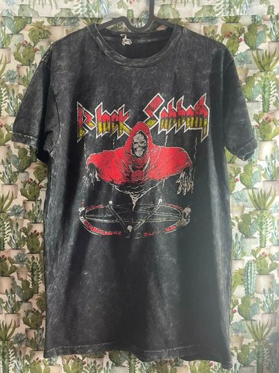 Discover Vintage Style Ozzy Black Sabbath T-Shirt