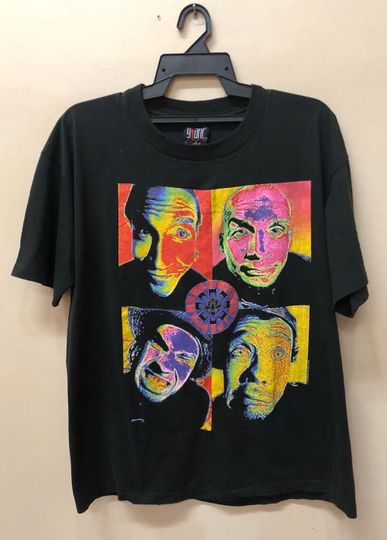 Discover Vintage 90s Red Hot Chili Peppers 1993 tshirt