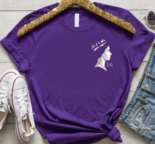 Discover Queen Elizabeth II Young Britain Silhouette Shirt