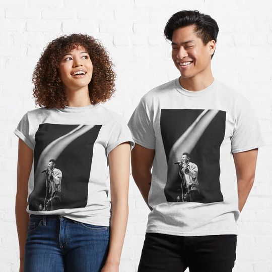 Discover Adam Levine   Photo Design Classic T-Shirt