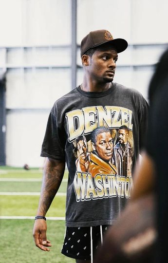 Discover Deshaun Watson 90s Style Tee Shirt
