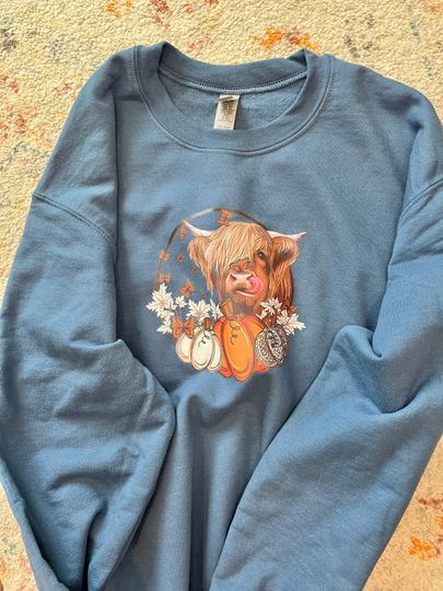 Discover Cute Highland Cattle Cow Hoodie | Farm Girl Winter Sweatshirt