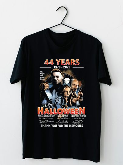 Discover Michael myers halloween ends 44 years 1978-2022 his time has come T-shirt