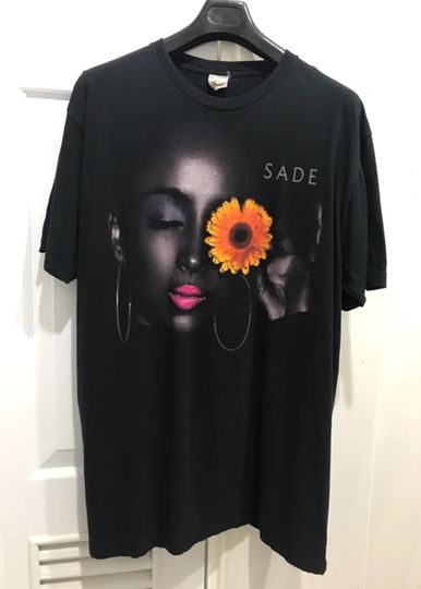 Discover Vintage SADE SOLDIER Of Love TOUR 2011 T-Shirt