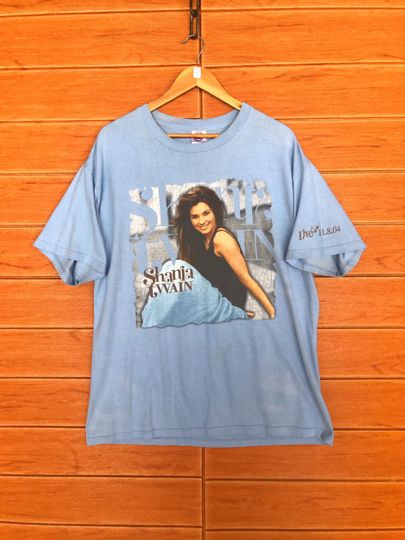 Discover Vintage 00s Shania Twain Live Tour T-shirt
