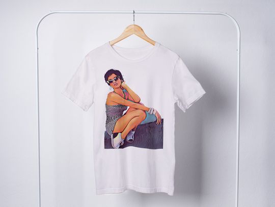 Discover Rihanna Graphic Tee, 90's Vibes T-shirt