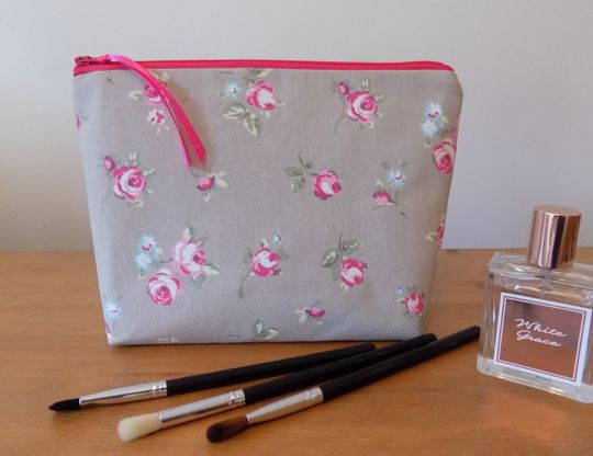 Discover Rosebud Toiletries Toiletry Bag, Floral Cotton Canvas Fabric, Waterproof Lining