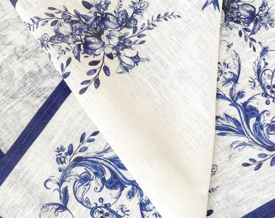 Discover Flower Decorative Table Runner
