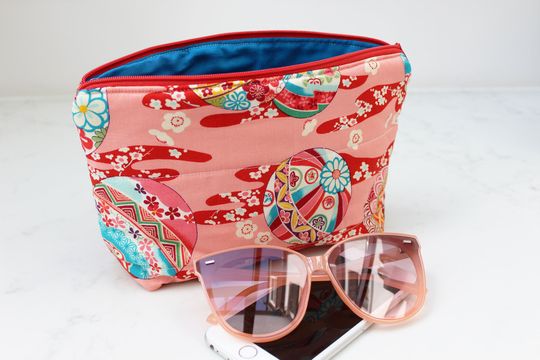 Discover Japanese cotton cosmetic bag