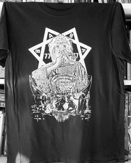 Discover Aleister Crowley Robe t-shirt