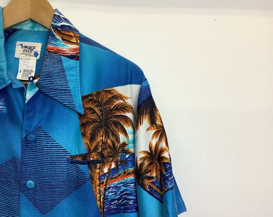 Discover Vintage 70s/80s 'Pacific Isle' Hawaiian Shirt