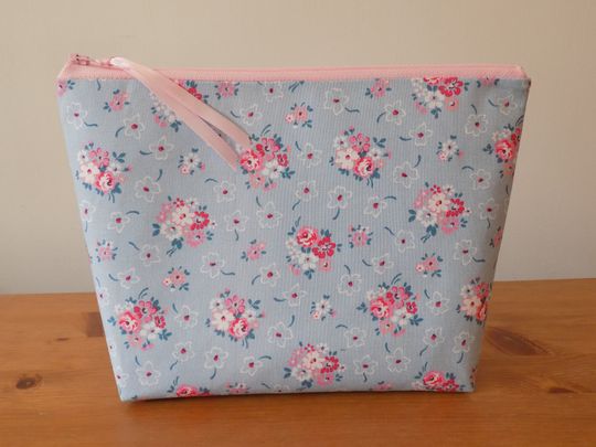 Discover Cath Kidston Toiletry Bag Women, Wash Bag Women, Floral Cosmetic Bag