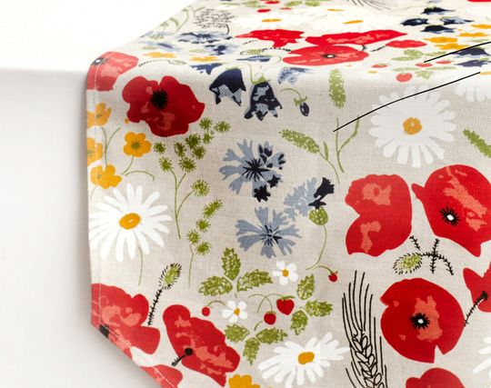 Discover Floral Table Runner Inspired by Nature