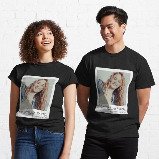 Discover Contrast Sophie Turner Classic T-Shirt