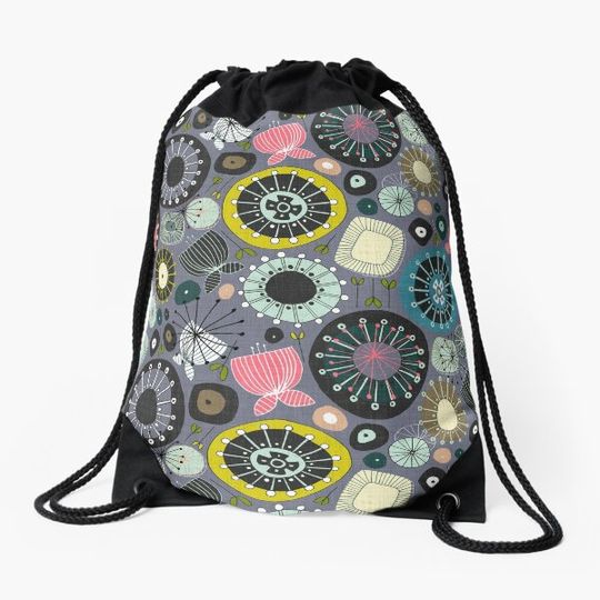 Discover blooms amethyst Drawstring Bag