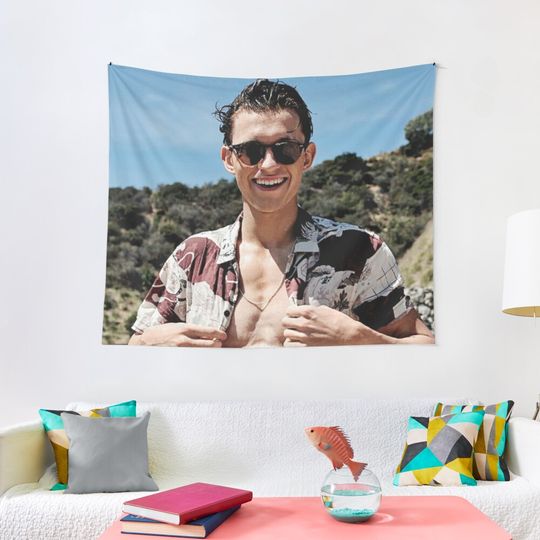 Discover Wallpaper Tom Holland Tapestry
