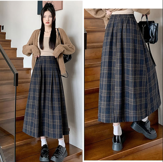 Discover Vintage Pleated Skirt