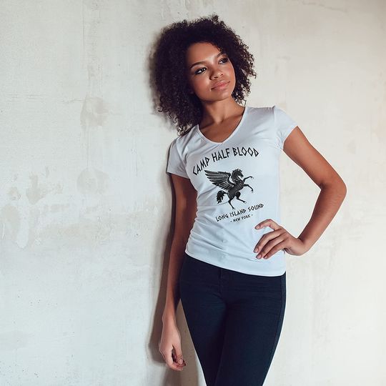 Discover T-shirt para Mulher Camp Half Blood Percy Jackson Decote em V